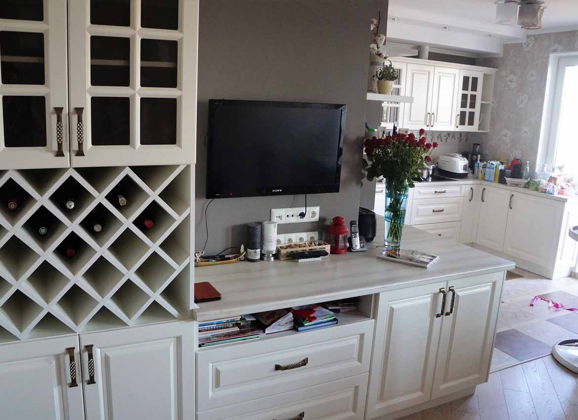 Кухни с окрашенными фасадами