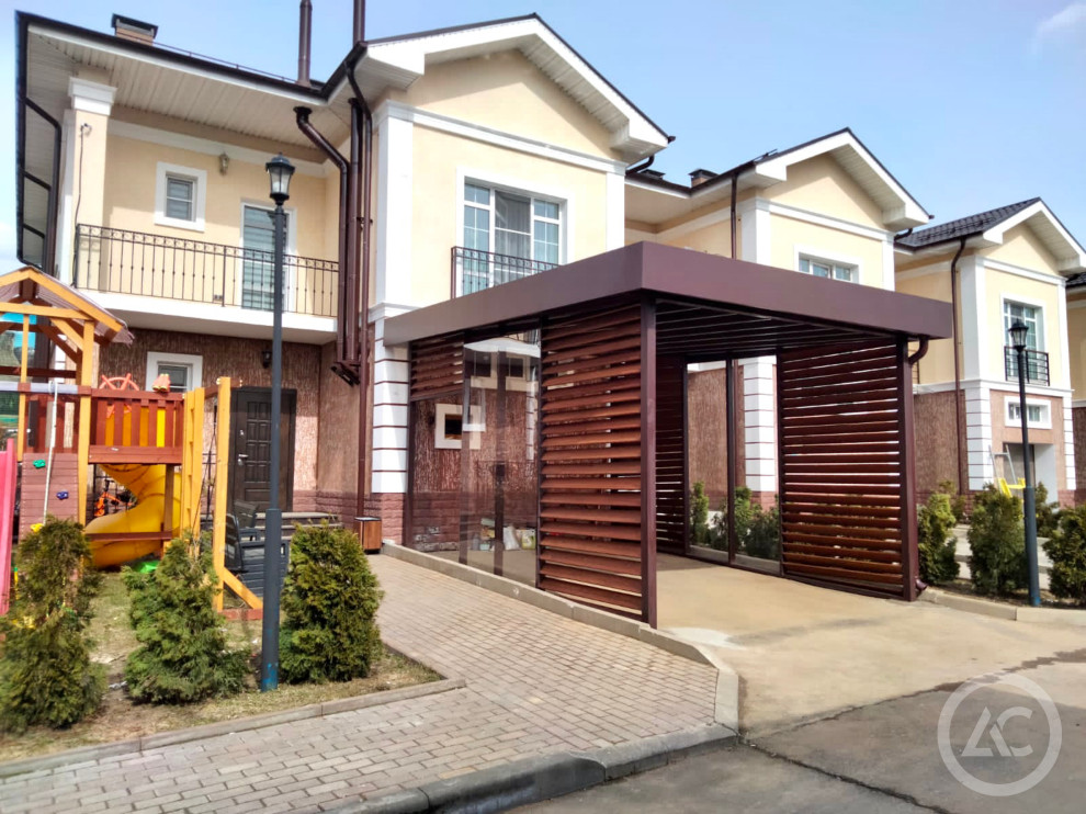 Навес Хайтек над авто с боковой зашивкой д.Вешки