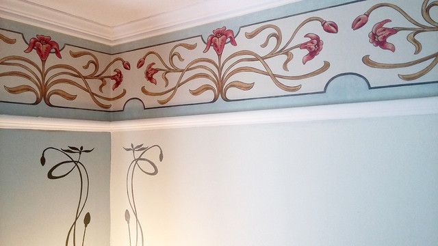 Nouveau Wallpaper Border traditional-living-room