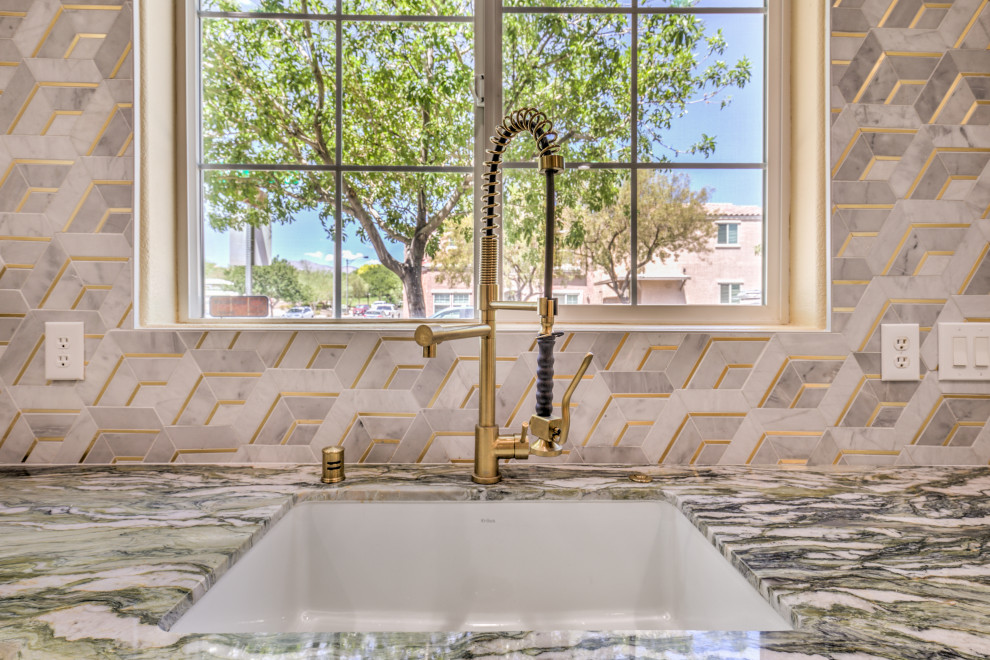 Home design - transitional home design idea in Las Vegas