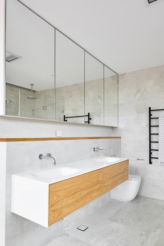 Contemporary bathroom in Sydney.