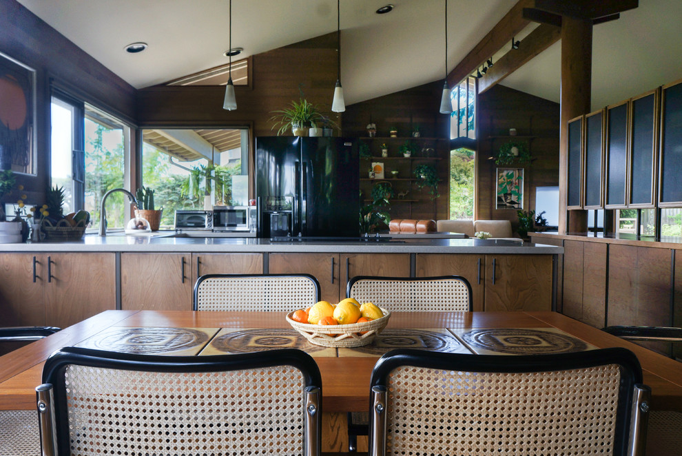 Example of an eclectic kitchen design in Los Angeles