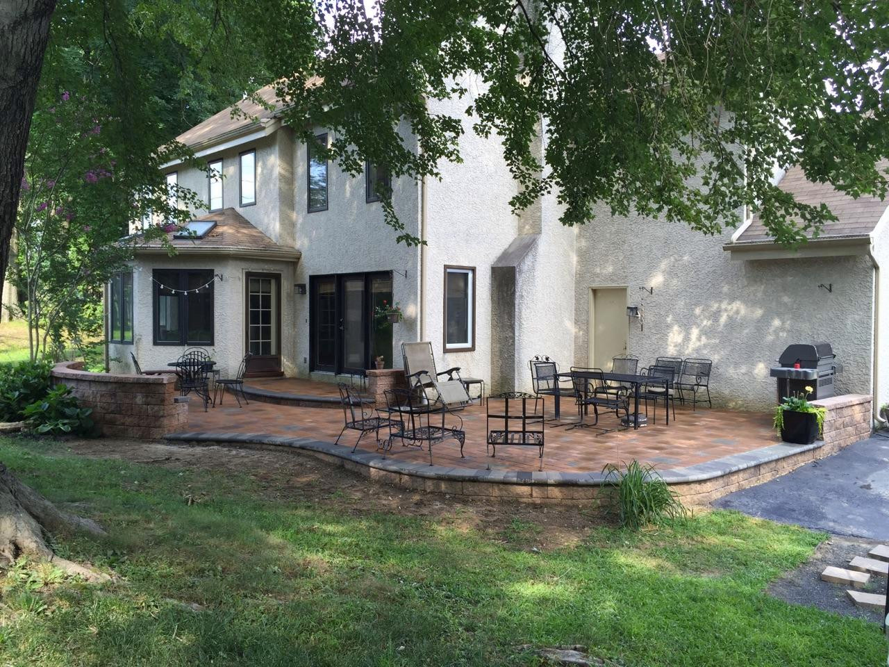 Paver Patio with sitting wall and bench seating