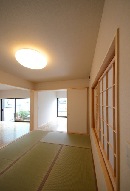 為当のリノベーション（豊川市）仏間＆寝室 minimalistisch-schlafzimmer