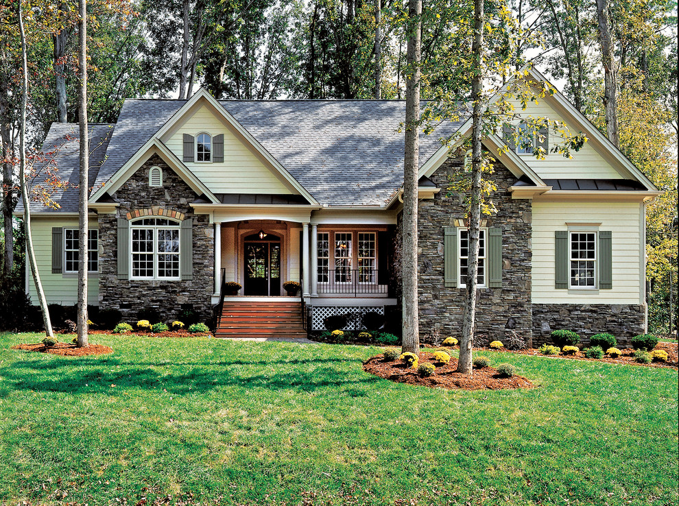 Design ideas for a traditional exterior in Charlotte.