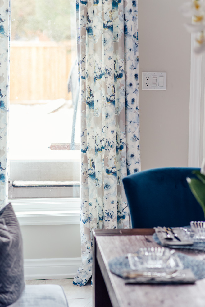 Inspiration for a transitional home design remodel in Toronto