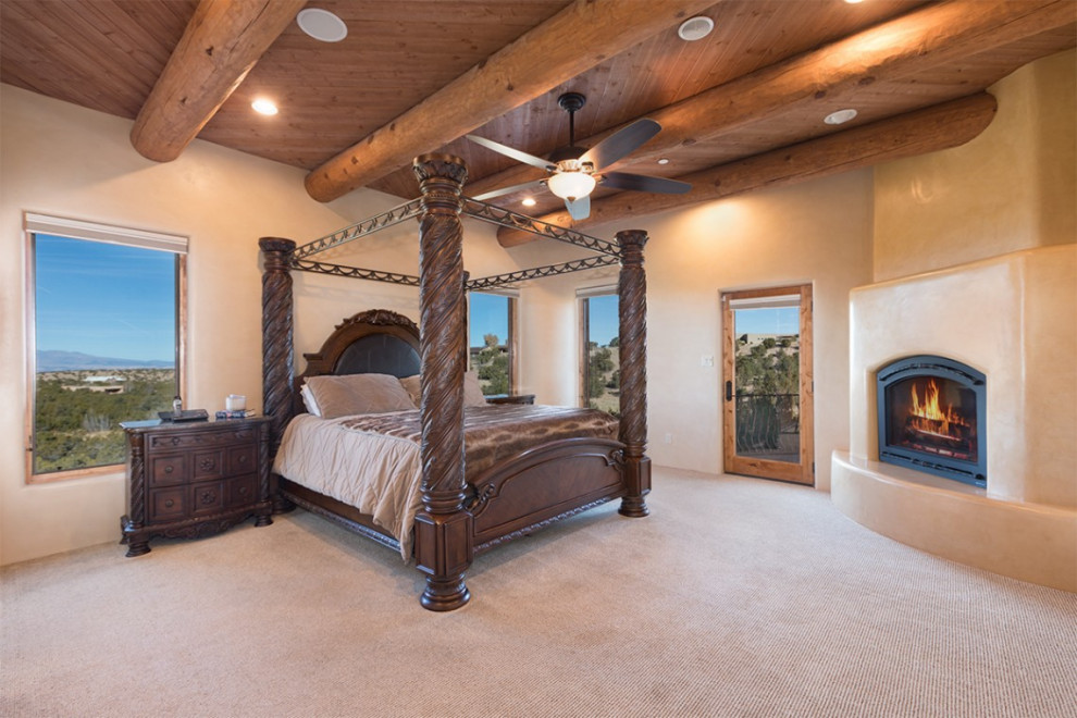 Inspiration for a modern bedroom in Albuquerque.
