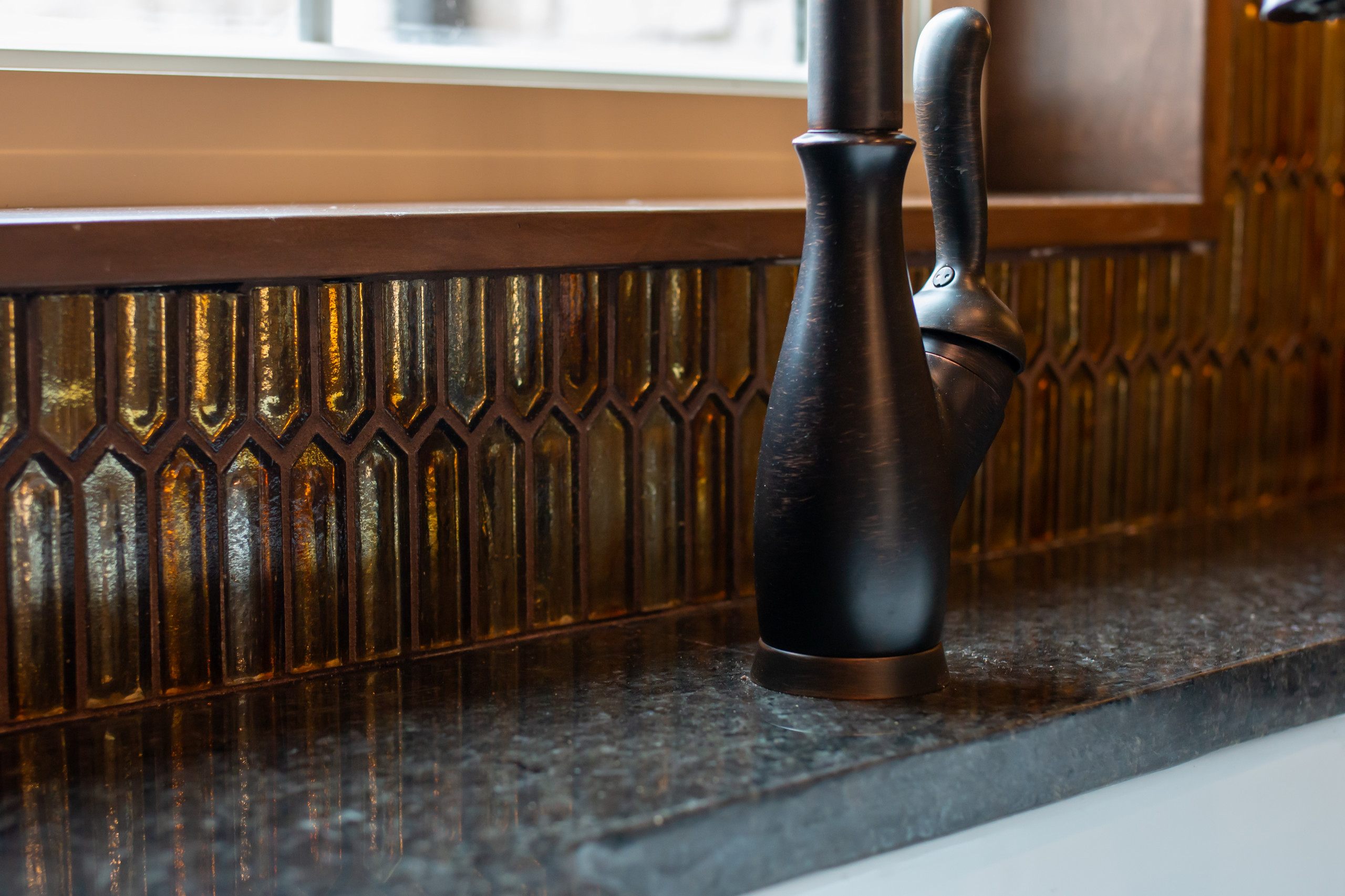 Slocum Custom Home - Kitchen & Wet Bar