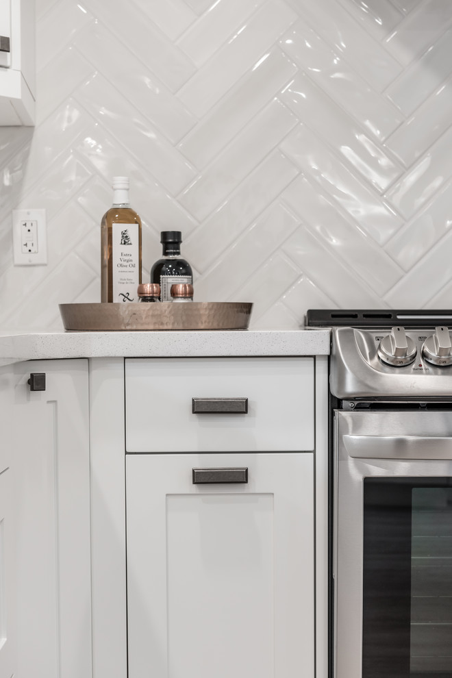 Transitional basement photo in Toronto