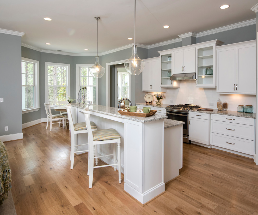 Kitchen - transitional kitchen idea