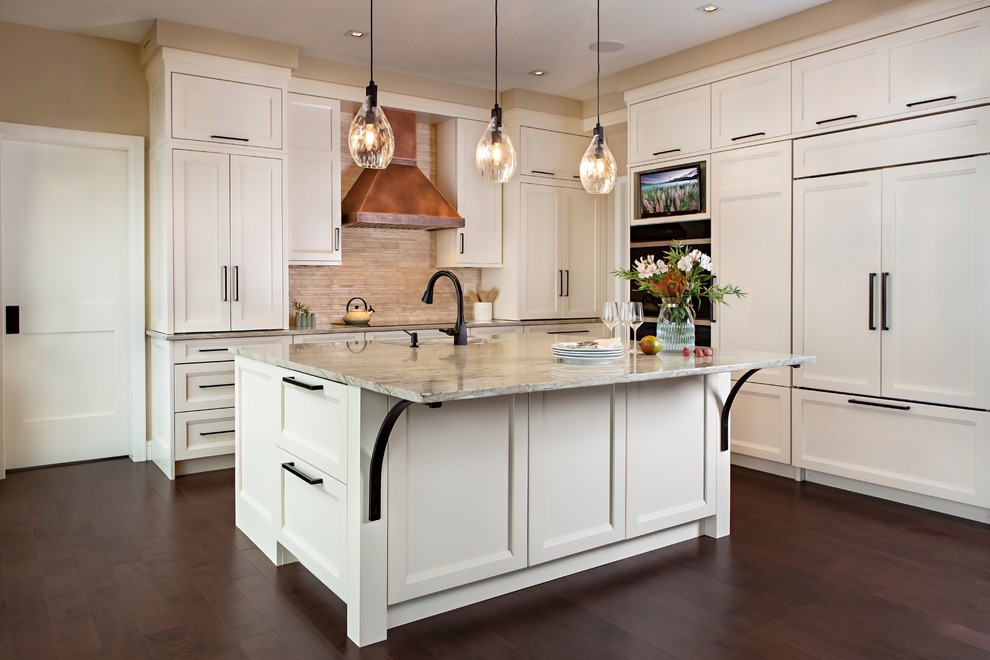 Design ideas for a traditional kitchen in New York.