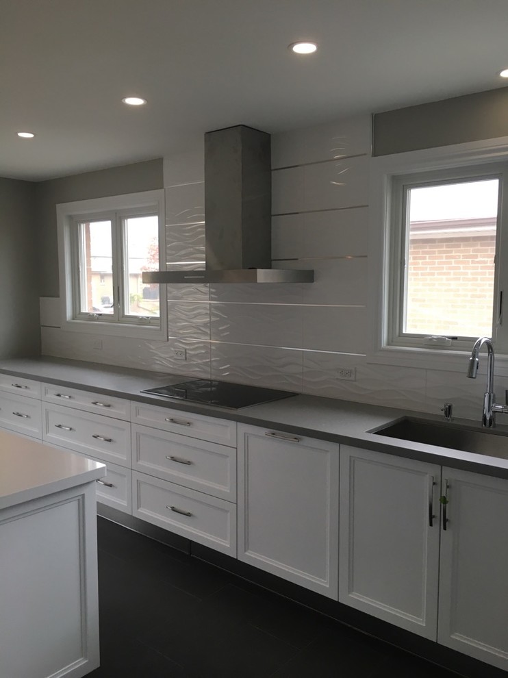 Transitional home design photo in Toronto