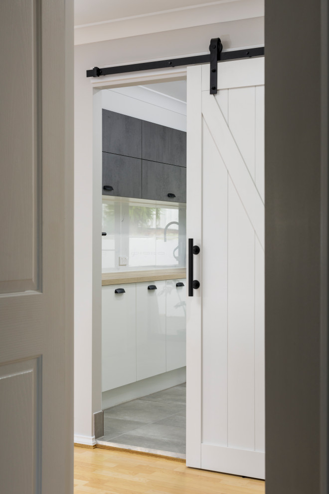 Barn door in Laundry