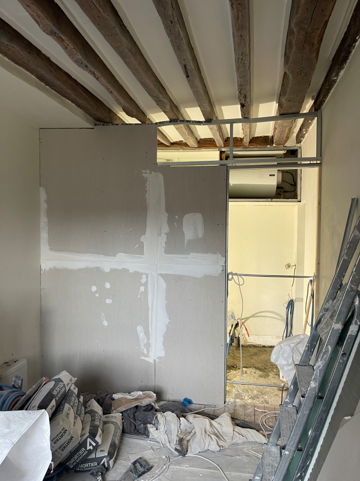 Photo de la chambre (création d'une salle d'eau au fond) - Chantier