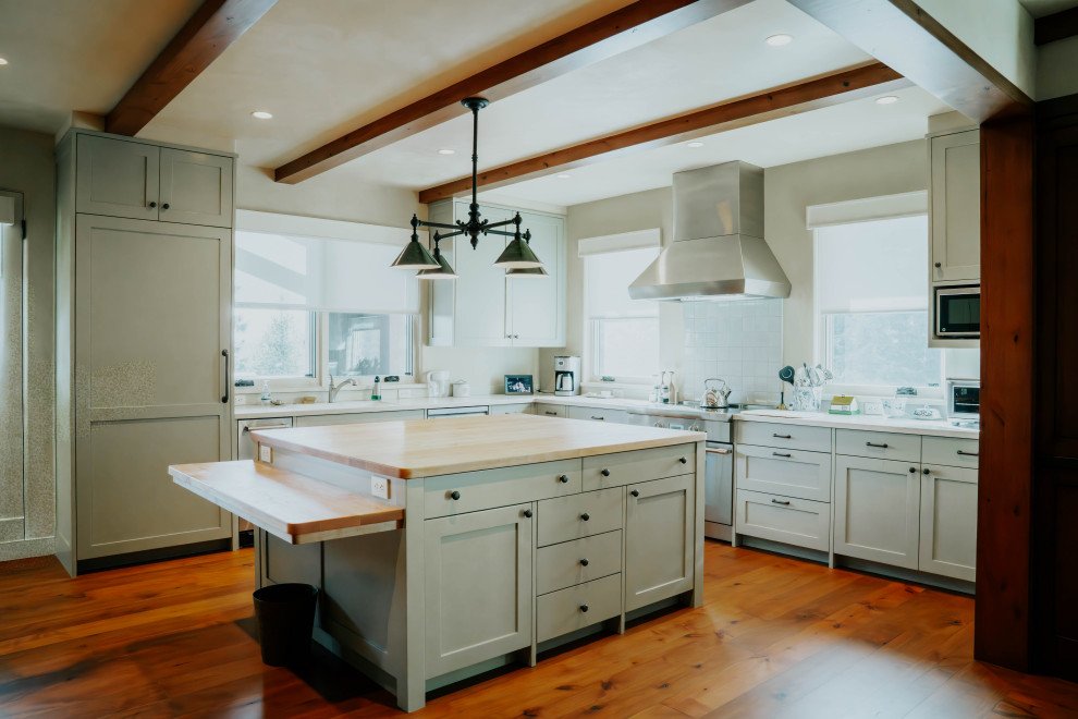 Cottage Traditional Residence