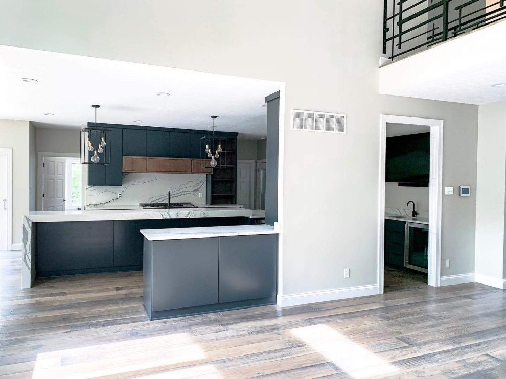 Kitchen - transitional kitchen idea in Indianapolis