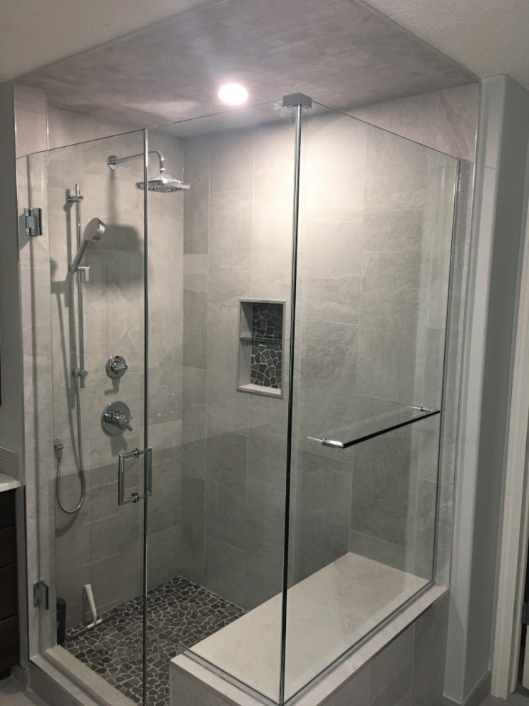 Bathroom - bathroom idea in Calgary