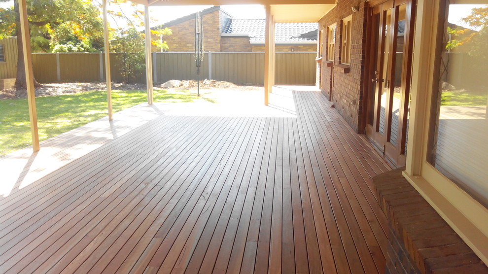 Inspiration for a mid-sized contemporary backyard deck in Adelaide.