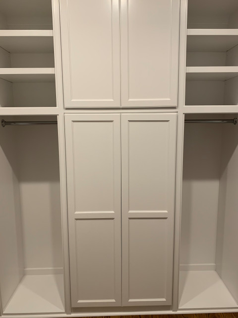 Reddersen: Master Closet traditional-cabinet
