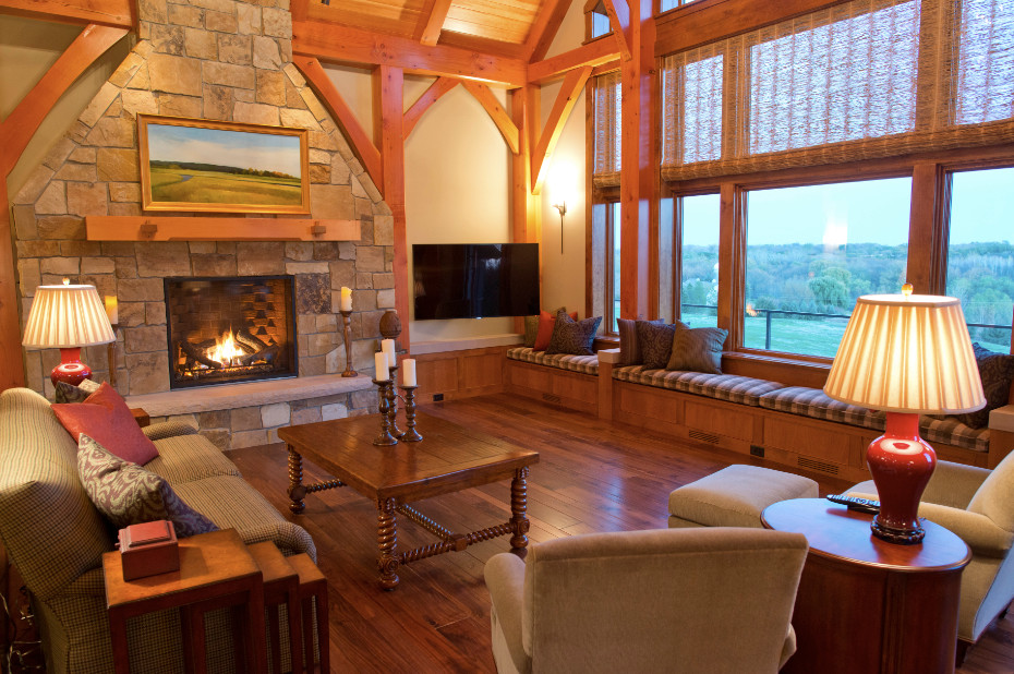 Example of a mountain style home design design in Minneapolis