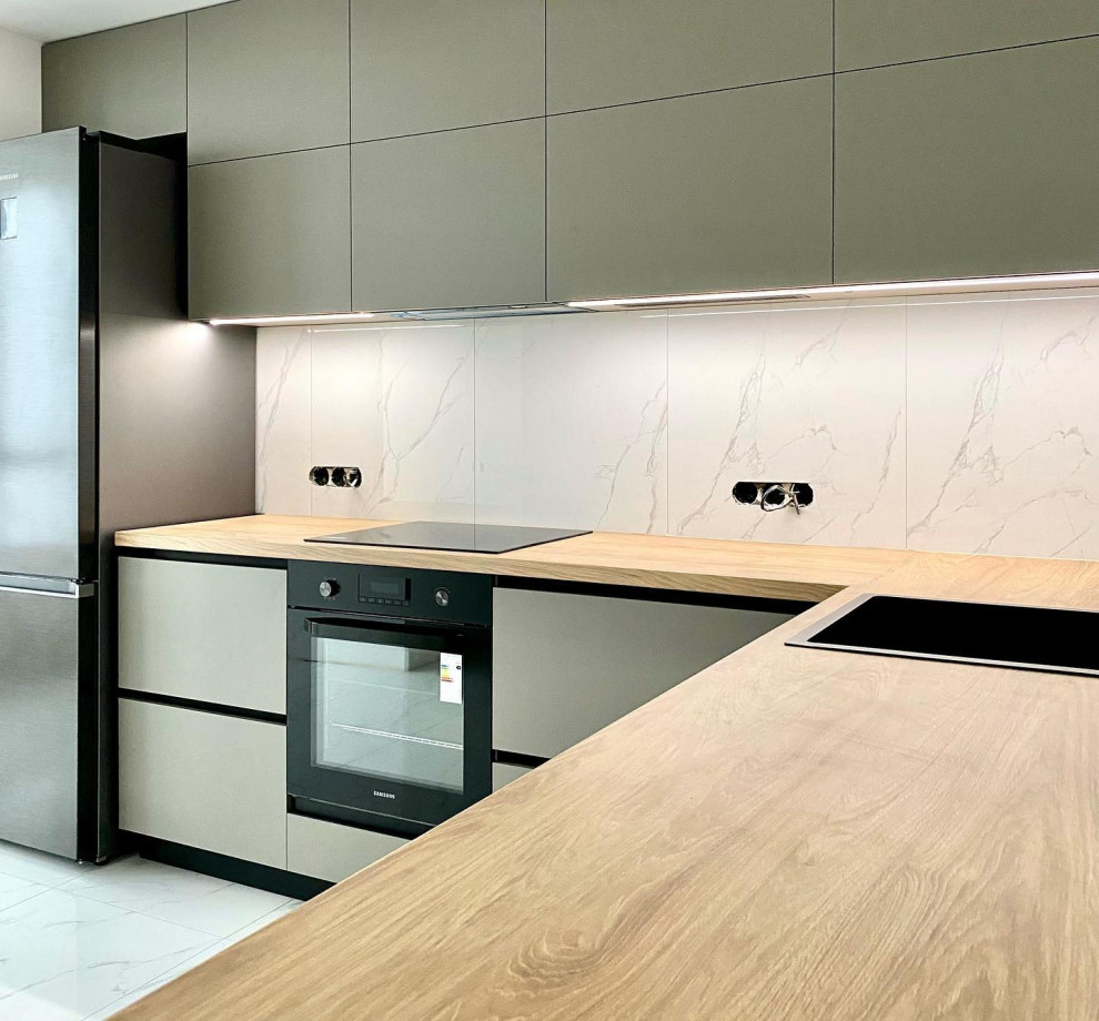 Темно зеленая кухня в скандинавском стиле