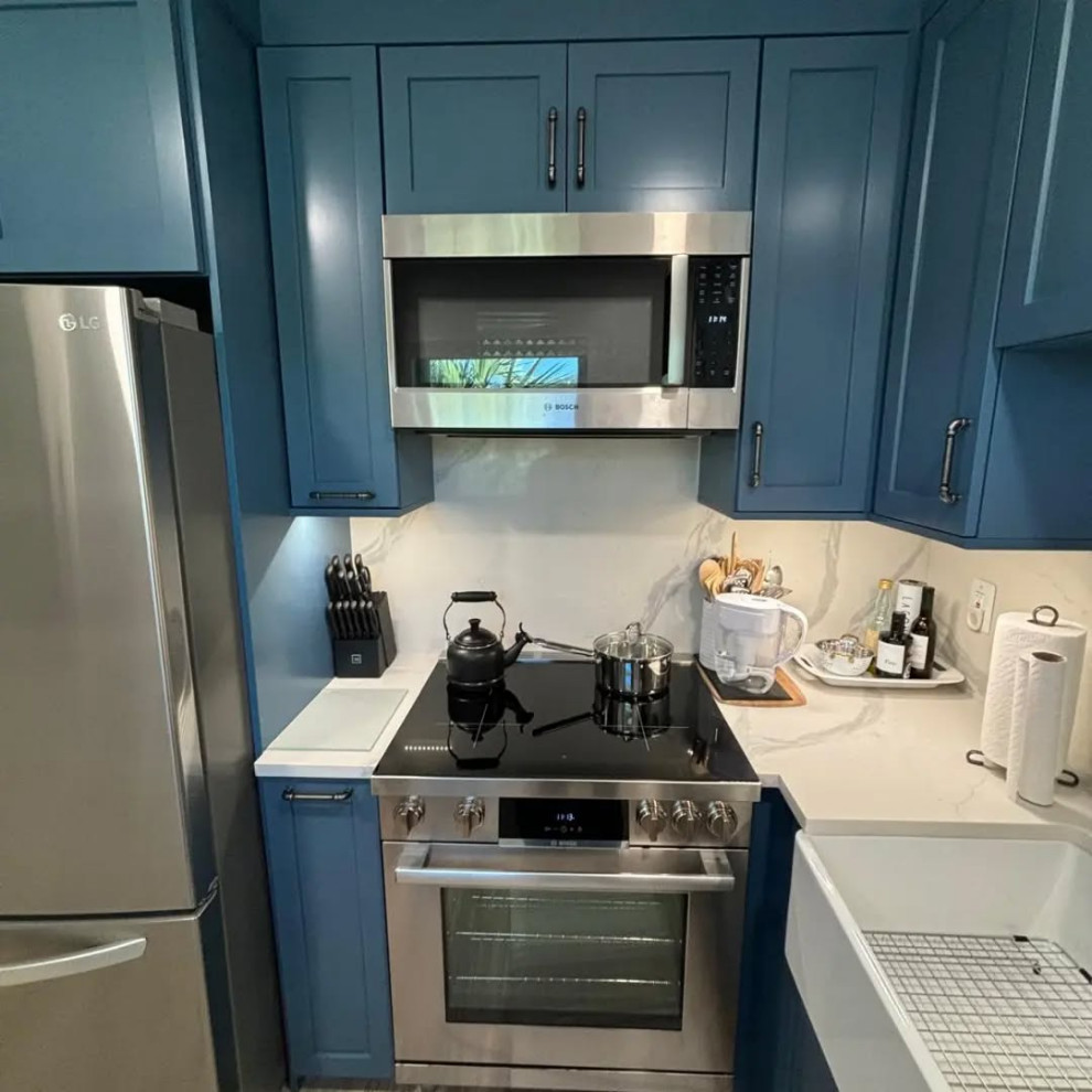 Small Vista Condo Kitchen