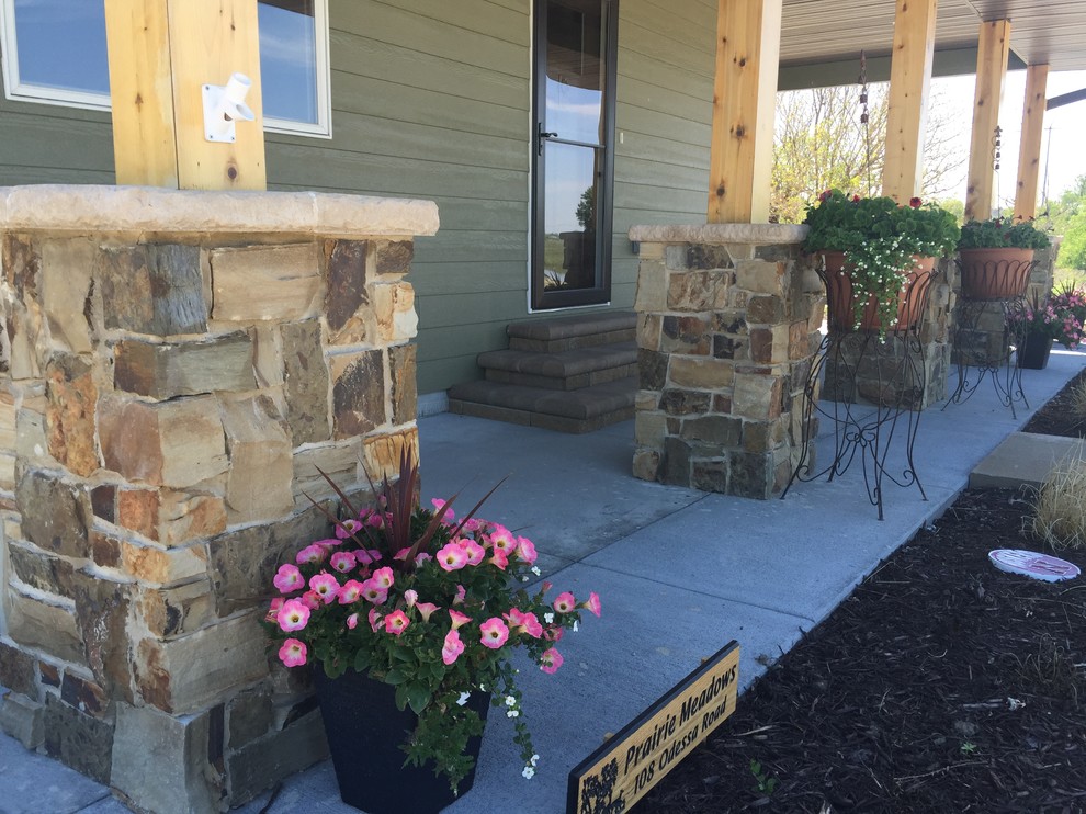 Inspiration for a rustic front yard patio remodel