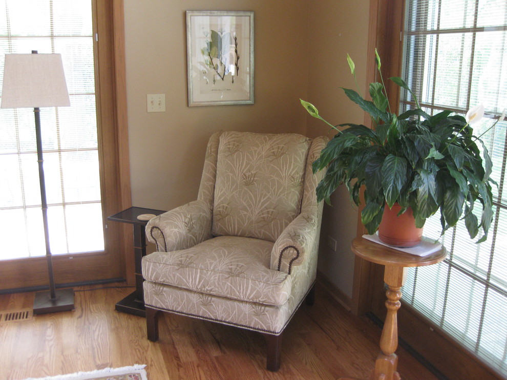 Sunroom - transitional sunroom idea in Chicago