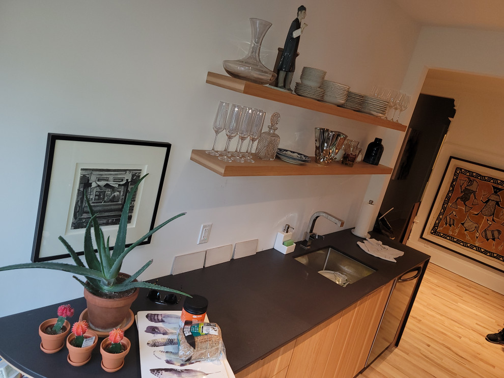 TOW TONE MODERN KITCHEN