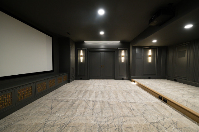 Art Deco-Inspired Basement, Pool, and Cabana eklektisch-heimkino