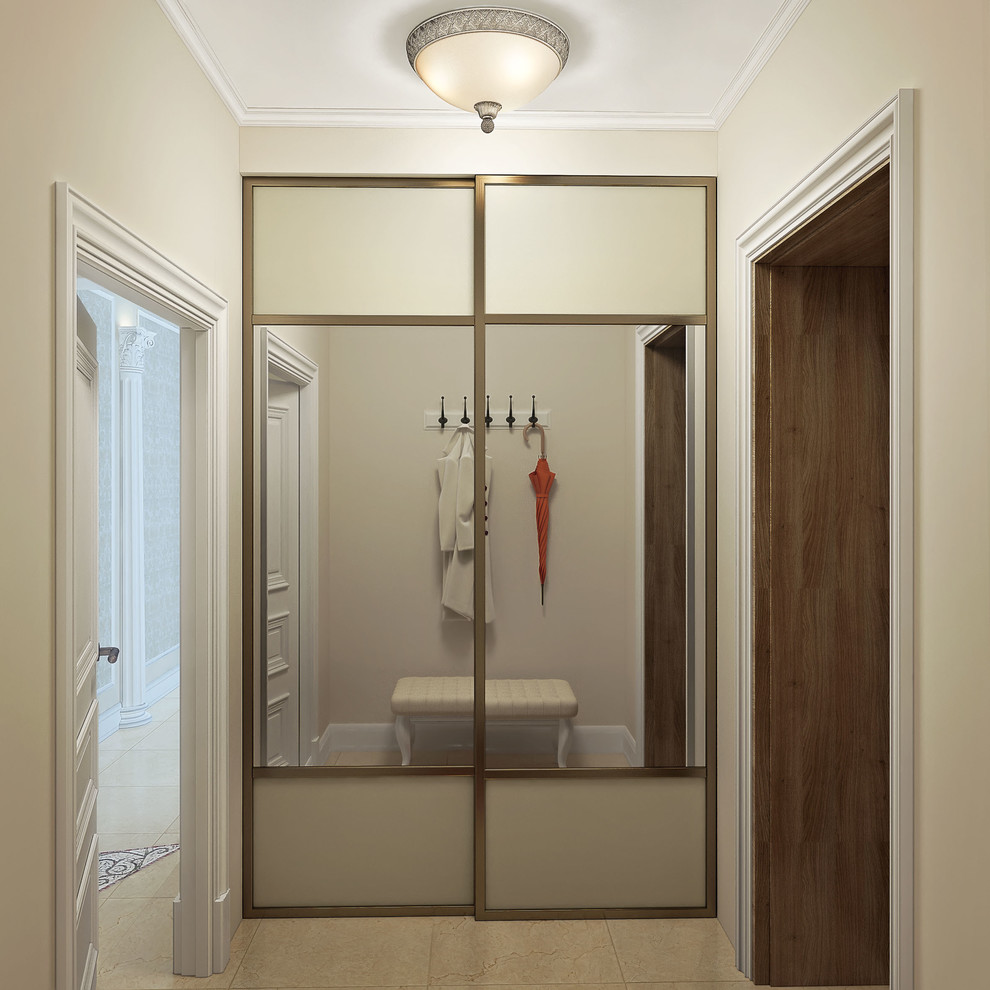 Потолочная люстра в холле