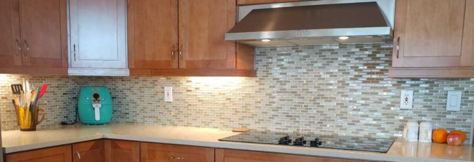 Transitional kitchen photo in Seattle