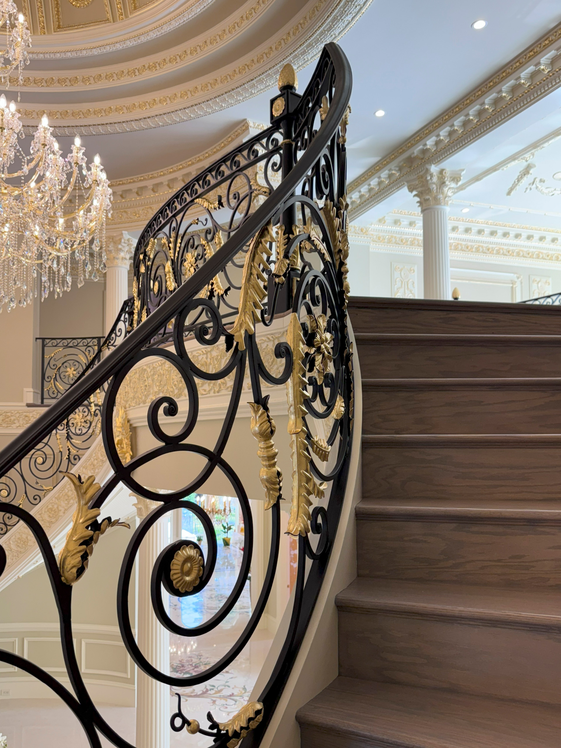 135_Vibrant Staircase with Touch of Historic Grandeur, Great Falls, VA 22066