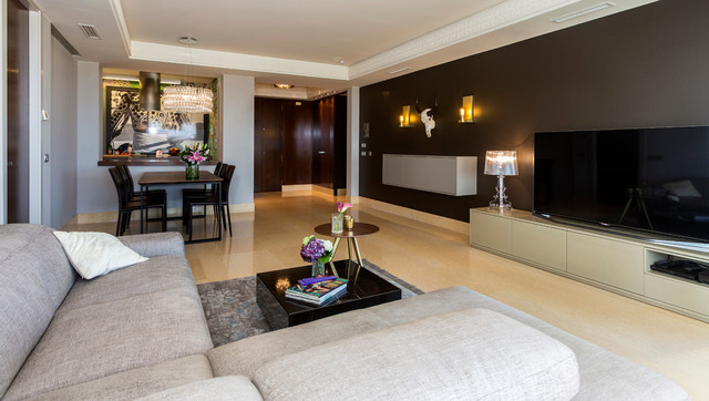 Spacious apartment Nueva Andalucia contemporaneo-salon