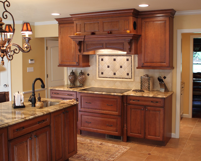 Wellborn Cabinetry - Traditional - Kitchen - New York - by Nassau ...