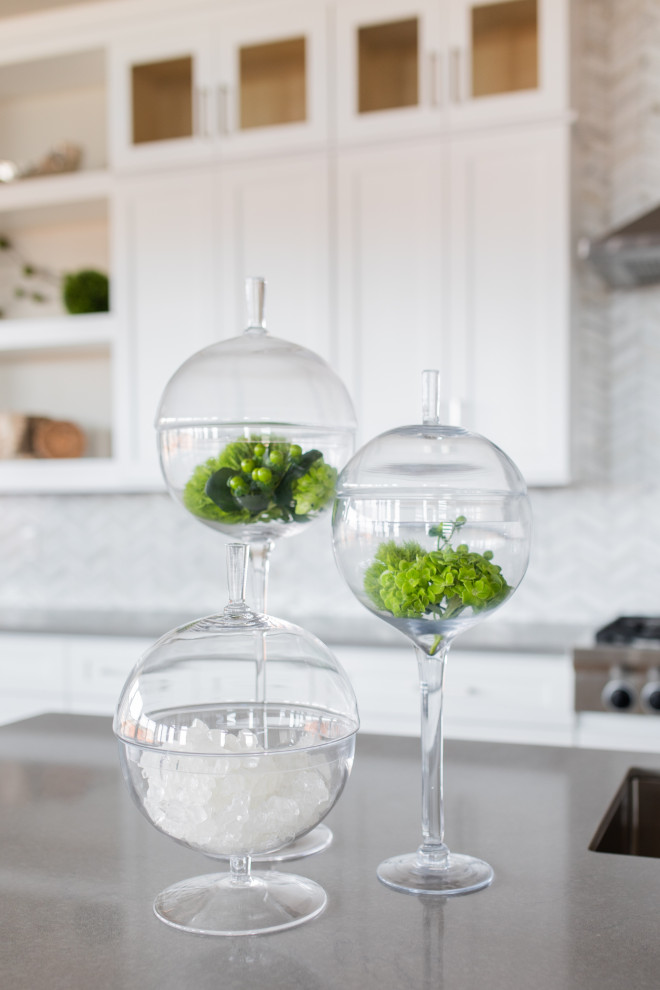 Inspiration for a transitional home design remodel in Sacramento