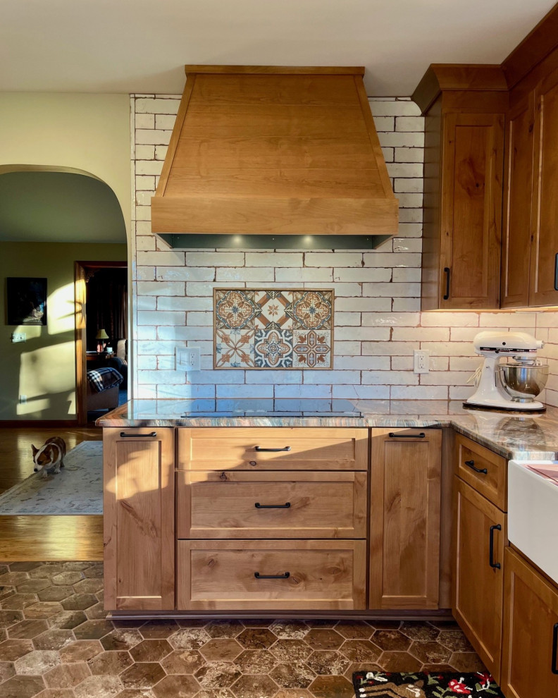 Inspiration for a rustic kitchen remodel in Detroit