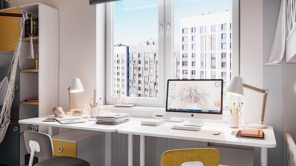 Два письменных стола