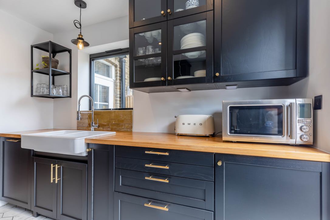 Trendy home design photo in London