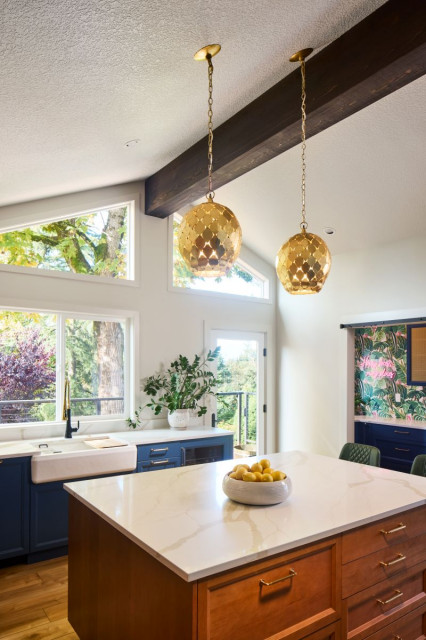 Gresham Butte Transitional Kitchen klassisch-modern-kueche