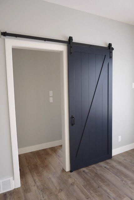 Custom Home: Mission Ridge klassisch-modern-schlafzimmer
