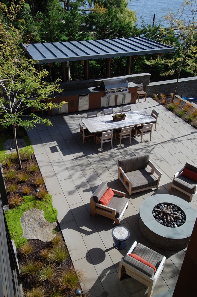 Minimalist patio photo in Seattle