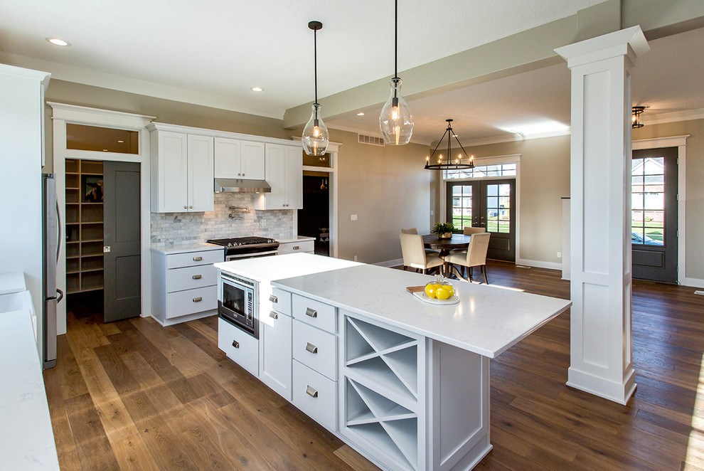 Kitchen - transitional kitchen idea