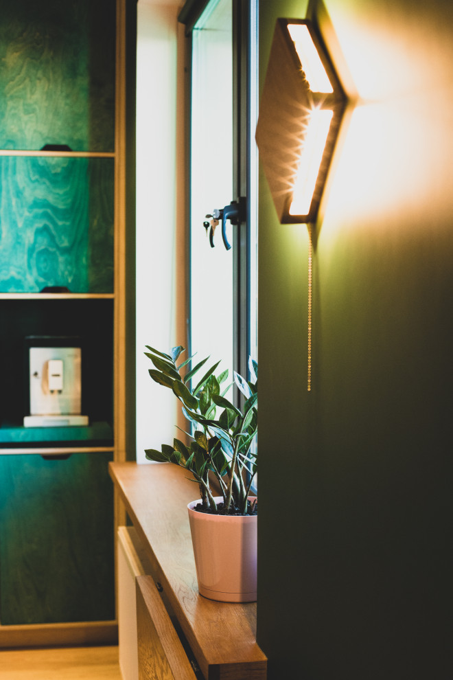 Кухня из фанеры с открытыми торцами ящиков.