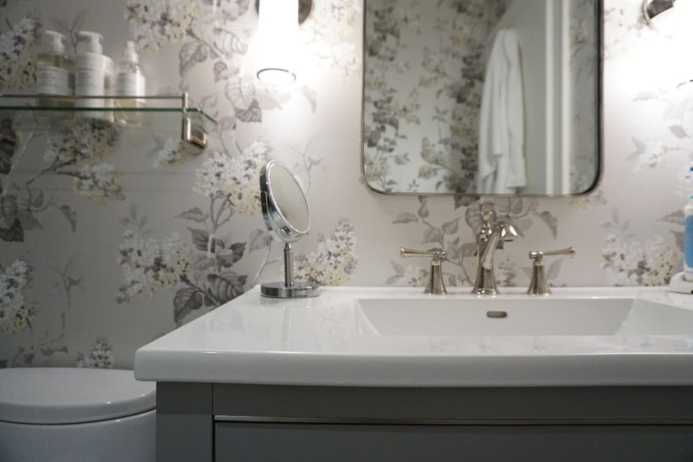 Home design - transitional home design idea in Toronto