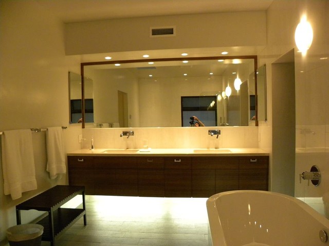 Warner Residence contemporary-badrum