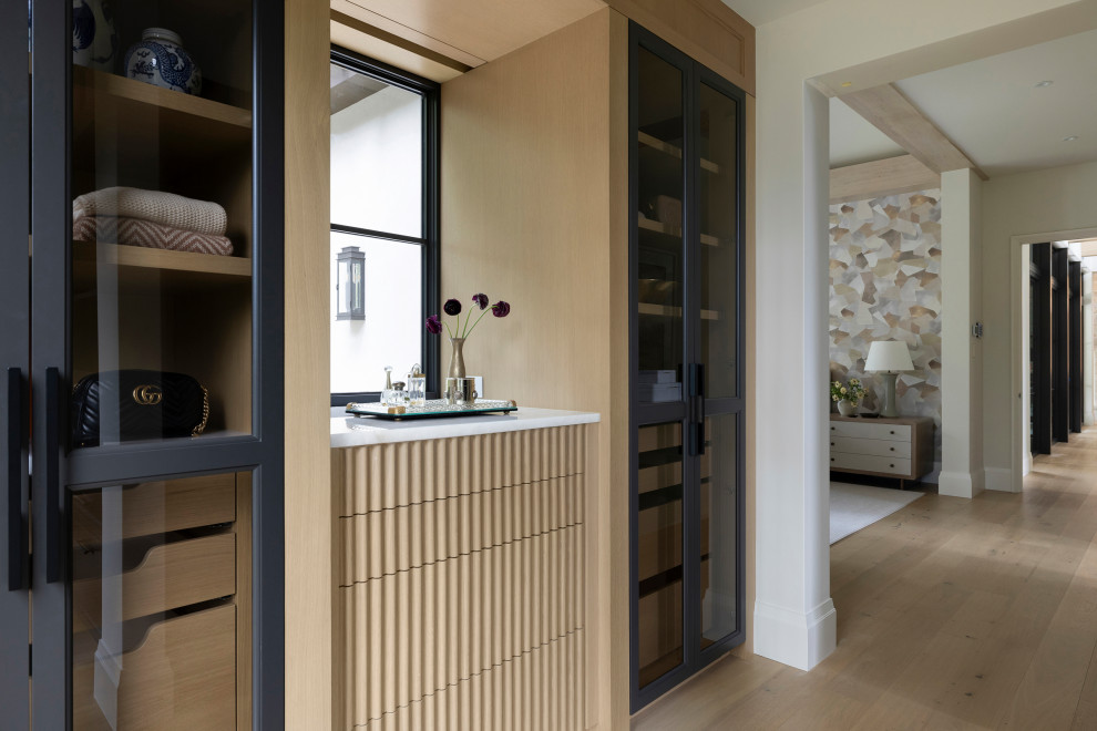 Inspiration for a transitional closet remodel in Minneapolis