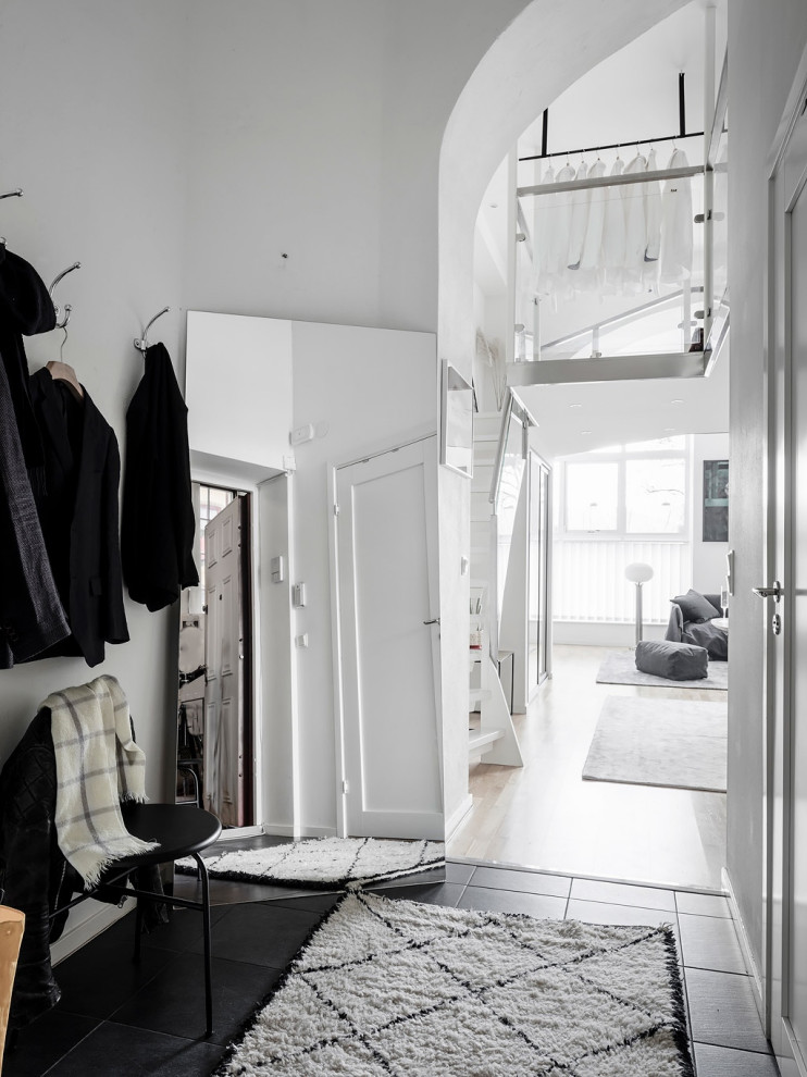 Двухэтажная студия дизайнерский ремонт