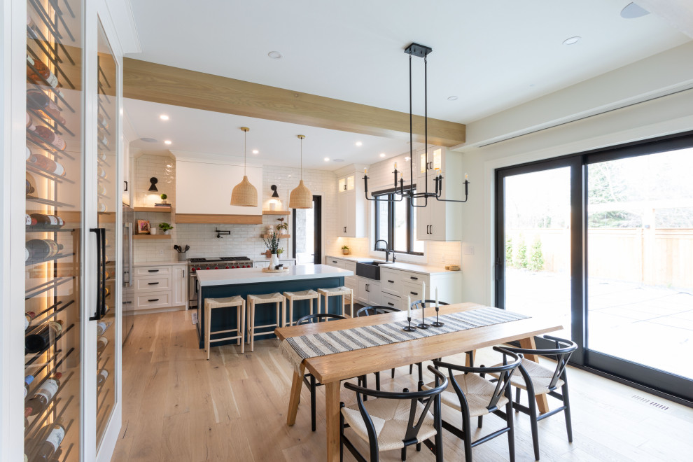 Dining room - transitional dining room idea in Toronto