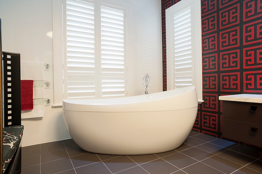 Design ideas for a modern bathroom in Melbourne.